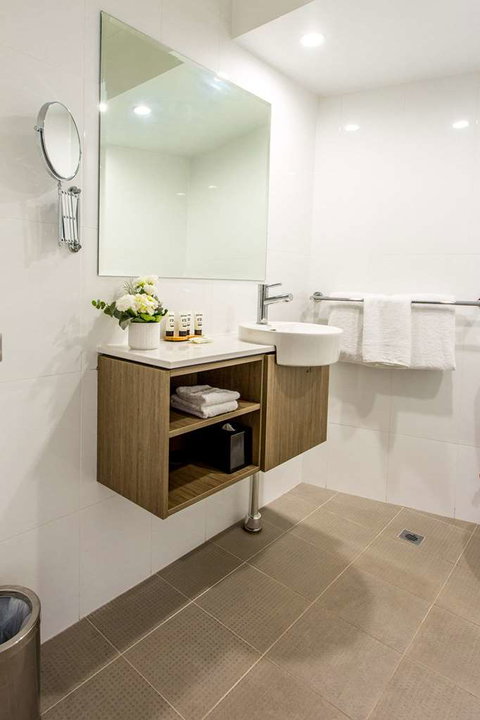 Pacific Hotel Brisbane - Lismore Accommodation 1