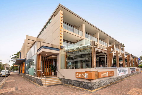 Narrabeen Sands Hotel by Nightcap Plus - Lismore Accommodation 1