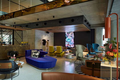 QT Melbourne - Lismore Accommodation 1
