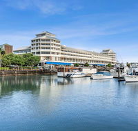 Shangri-La Hotel The Marina - Lismore Accommodation