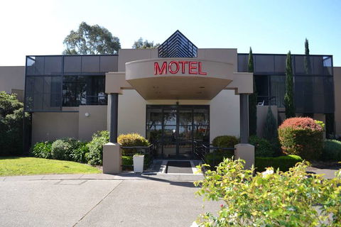 Dingley International Hotel - Lismore Accommodation 0