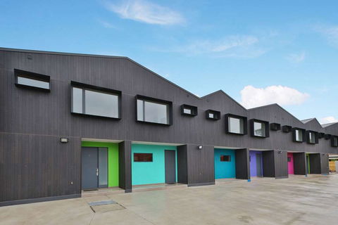 Quality Apartments Dandenong - Lismore Accommodation 0