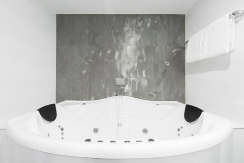 Avenue Hotel Canberra - Lismore Accommodation 19