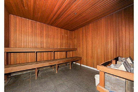 Spacious 1BR Stylish New Acton Apartment +Parking - Lismore Accommodation 4