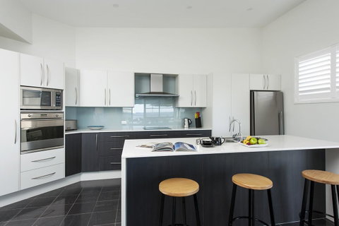 Mollymook Beachfront Penthouse 9 - Lismore Accommodation 4