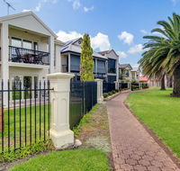 Port Adelaide Harbourside House - Lismore Accommodation