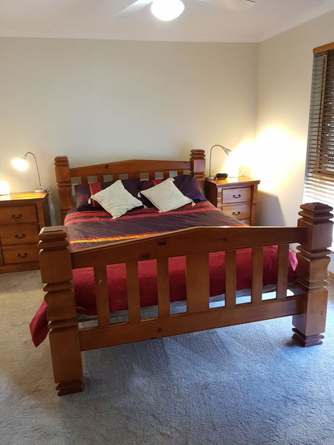 Frog Song At Willunga - Lismore Accommodation 2
