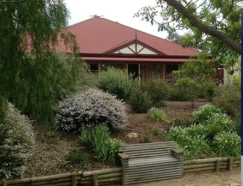 Frog Song At Willunga - Lismore Accommodation 1