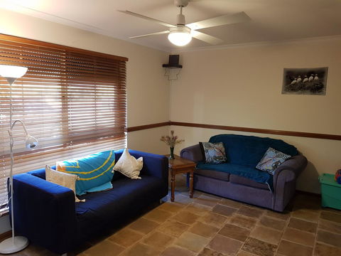 Frog Song At Willunga - Lismore Accommodation 6