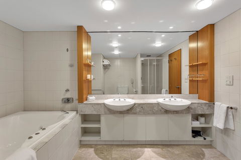 Stamford Plaza Adelaide - Lismore Accommodation 20