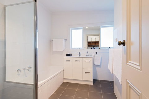 The Other House - Lismore Accommodation 19