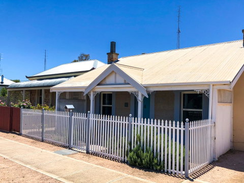 Inglenook Cottage - Lismore Accommodation 35