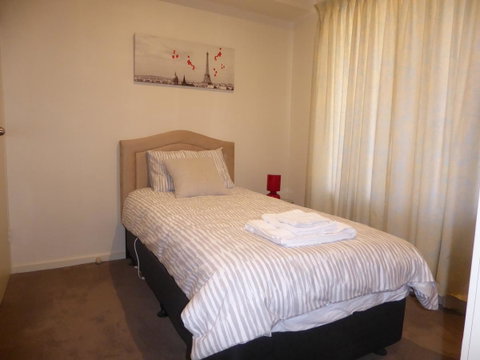 Adelaide City Apartment - 3br, 2bath & Carpark - Lismore Accommodation 15