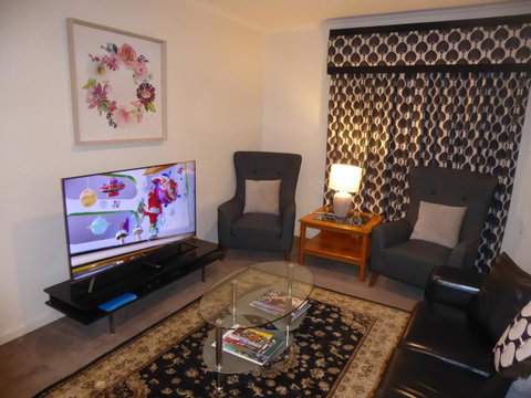 Adelaide City Apartment - 3br, 2bath & Carpark - Lismore Accommodation 2