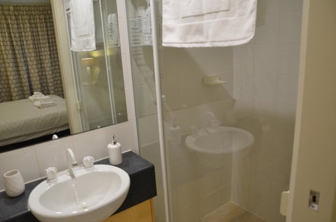 Adelaide City Apartment - 3br, 2bath & Carpark - Lismore Accommodation 13