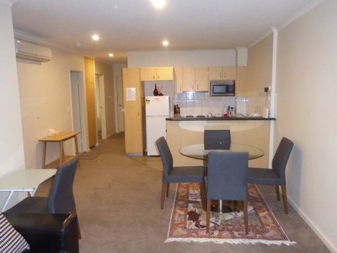 Adelaide City Apartment - 3br, 2bath & Carpark - Lismore Accommodation 3