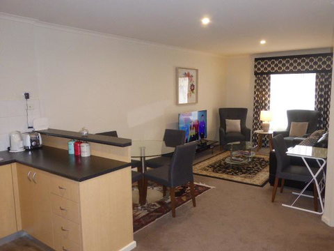 Adelaide City Apartment - 3br, 2bath & Carpark - Lismore Accommodation 6