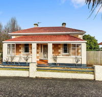 Olive's Cottage - Lismore Accommodation