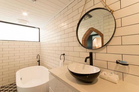 The Manor Basket Range - Lismore Accommodation 2