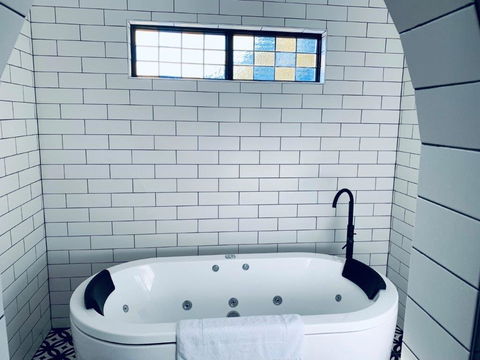 The Manor Basket Range - Lismore Accommodation 11