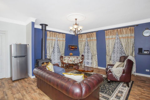 Hahndorf House B&B - Lismore Accommodation 4