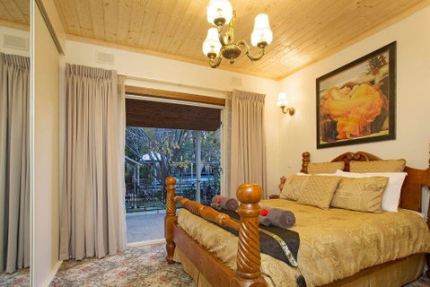 Hahndorf House B&B - Lismore Accommodation 18