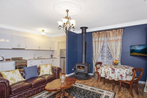 Hahndorf House B&B - Lismore Accommodation 6