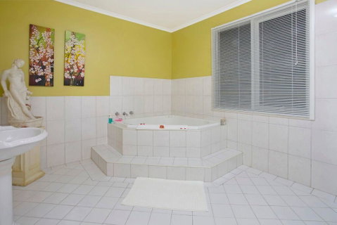Hahndorf House B&B - Lismore Accommodation 5
