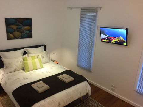 Smiths Lake House - Lismore Accommodation 11