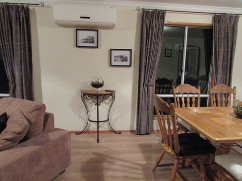 Lazy Days Cottage - Victor Harbor - Lismore Accommodation 15