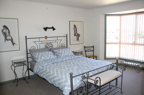 Maslin Beach House - Lismore Accommodation 10