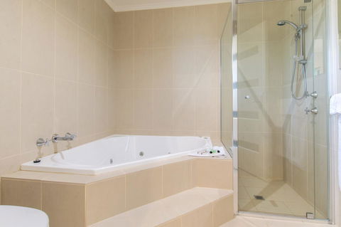 Mick O\'Sheas - Lismore Accommodation 22