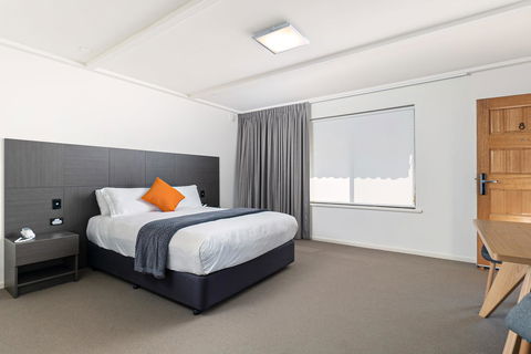 Mick O\'Sheas - Lismore Accommodation 4