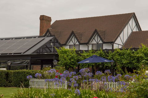 Mick O\'Sheas - Lismore Accommodation 37