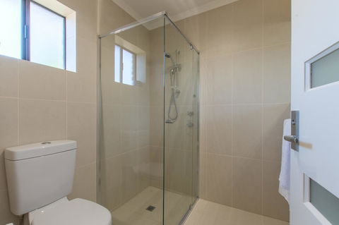 Mick O\'Sheas - Lismore Accommodation 24