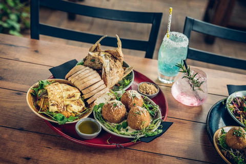 Mick O\'Sheas - Lismore Accommodation 10