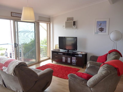 Seascape - Lismore Accommodation 5