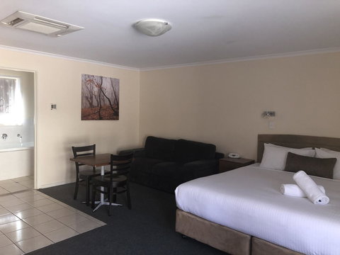 Clare Central - Lismore Accommodation 4