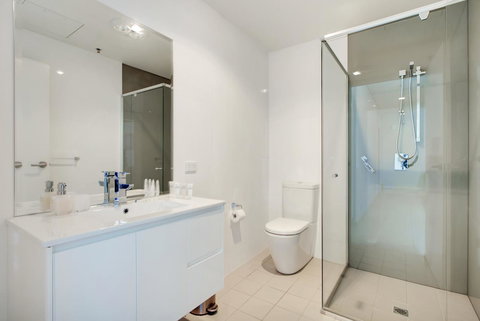 Light And Spacious, Stunning Views Of Adelaide - Lismore Accommodation 8