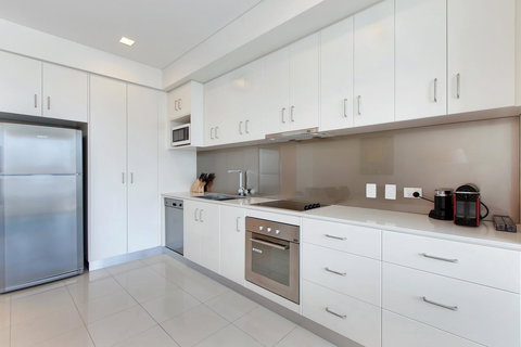 Light And Spacious, Stunning Views Of Adelaide - Lismore Accommodation 4