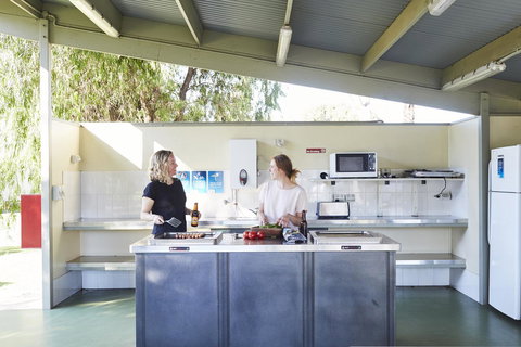 NRMA Victor Harbor Beachfront Holiday Park - Lismore Accommodation 25