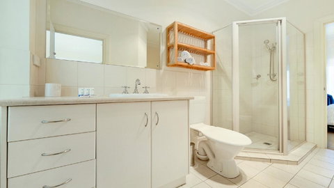GOUGER 265 - Lismore Accommodation 20