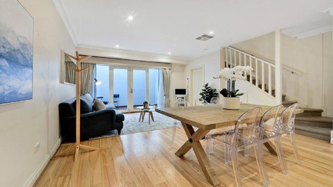 GOUGER 265 - Lismore Accommodation 0