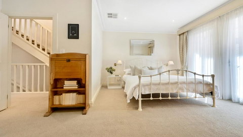 GOUGER 265 - Lismore Accommodation 8