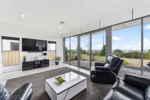 KENNEDY EXECUTIVE TOWNHOUSE - Lismore Accommodation 18