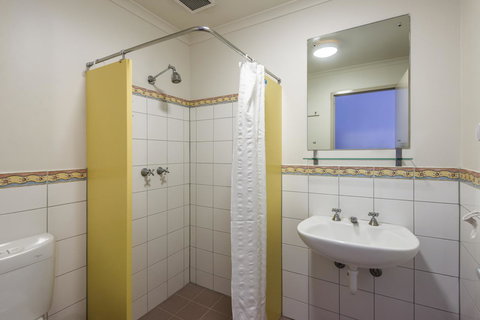 YHA Adelaide Central - Lismore Accommodation 40
