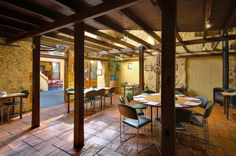 Victoria Hotel Strathalbyn - Lismore Accommodation 12