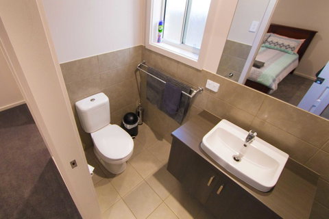 Serene Shores - Lismore Accommodation 12