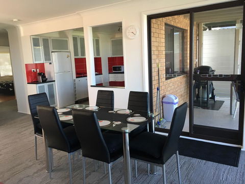 Arena Blanca Holiday Home - Lismore Accommodation 6