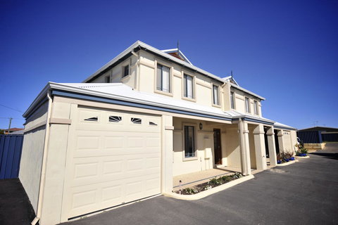 Palm Beach Manor - Lismore Accommodation 0